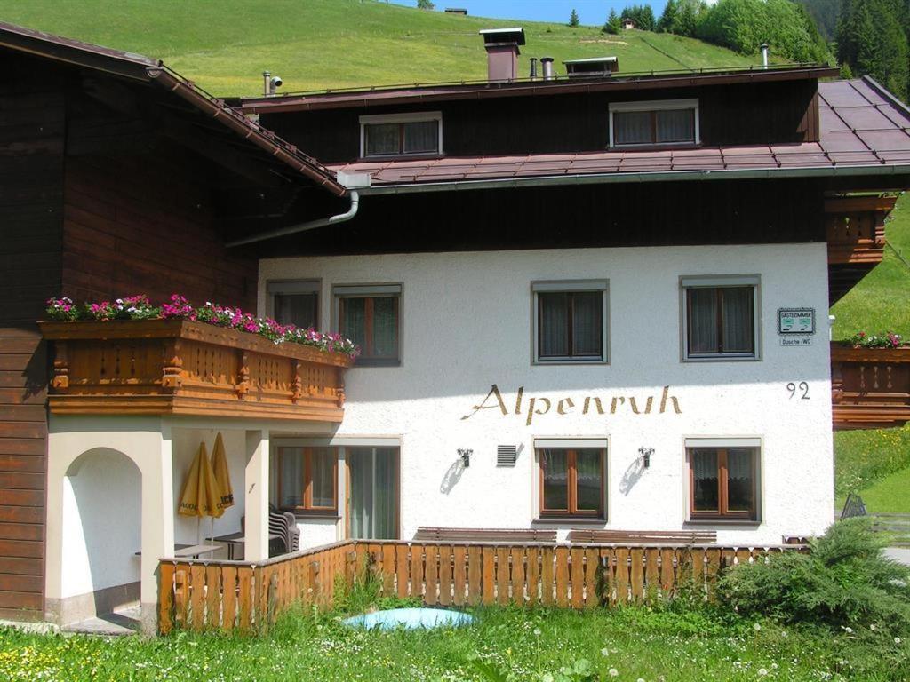 Gastehaus Alpenruh Apartment Holzgau Ngoại thất bức ảnh